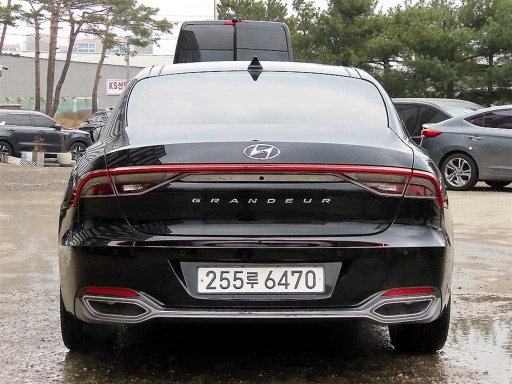 HYUNDAI Grandeur - Vista 4