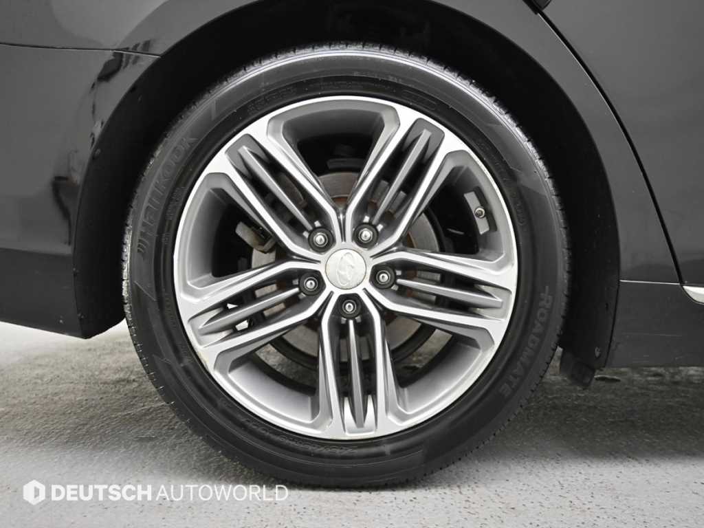 HYUNDAI Grandeur - Vista 5