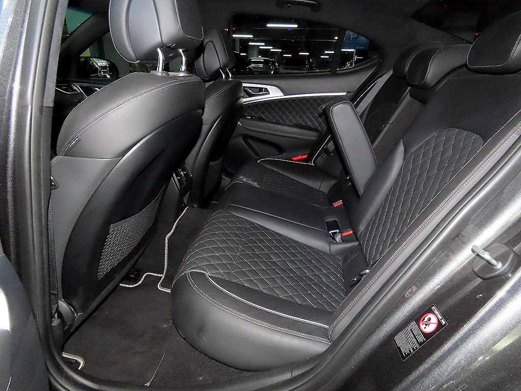 Genesis G70 - Vista 7