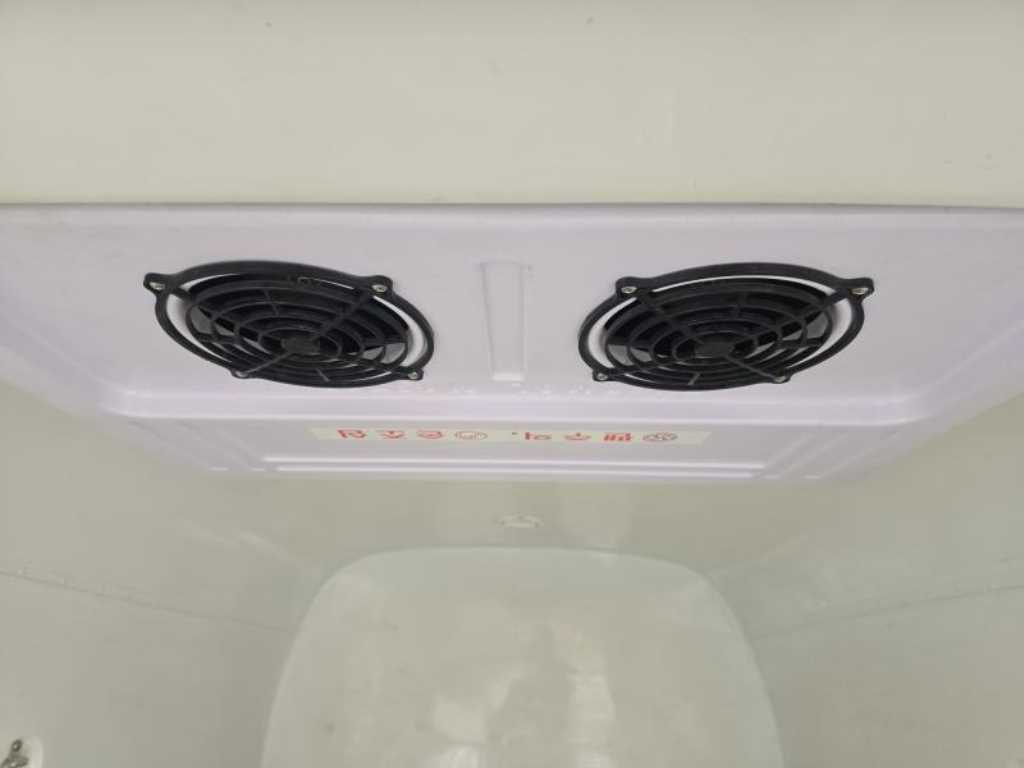 HYUNDAI Starex - Vista 6