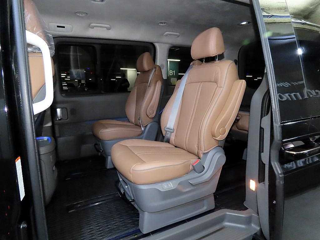 HYUNDAI Staria - Vista 7