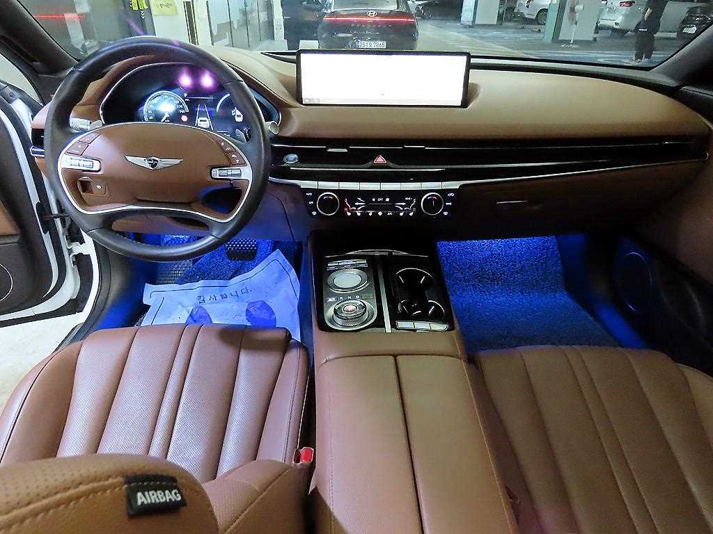 Genesis G80 - Vista 10