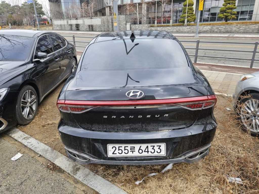 HYUNDAI Grandeur - Vista 4