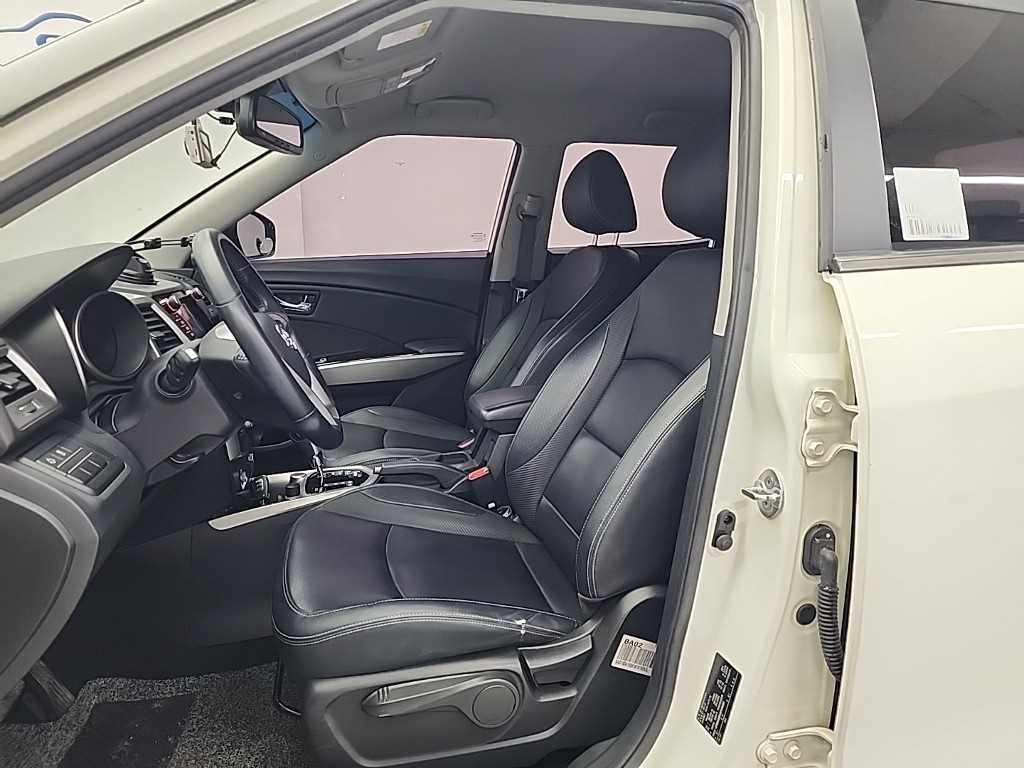 Ssangyong Tivoli - Vista 11