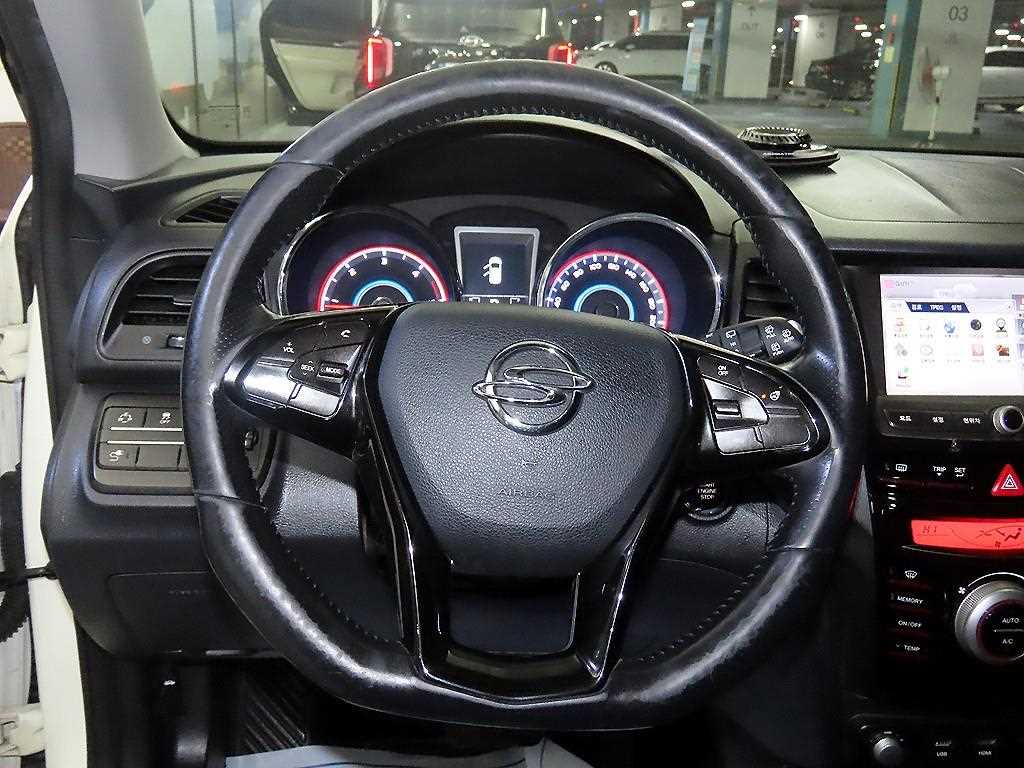 Ssangyong Tivoli - Vista 8