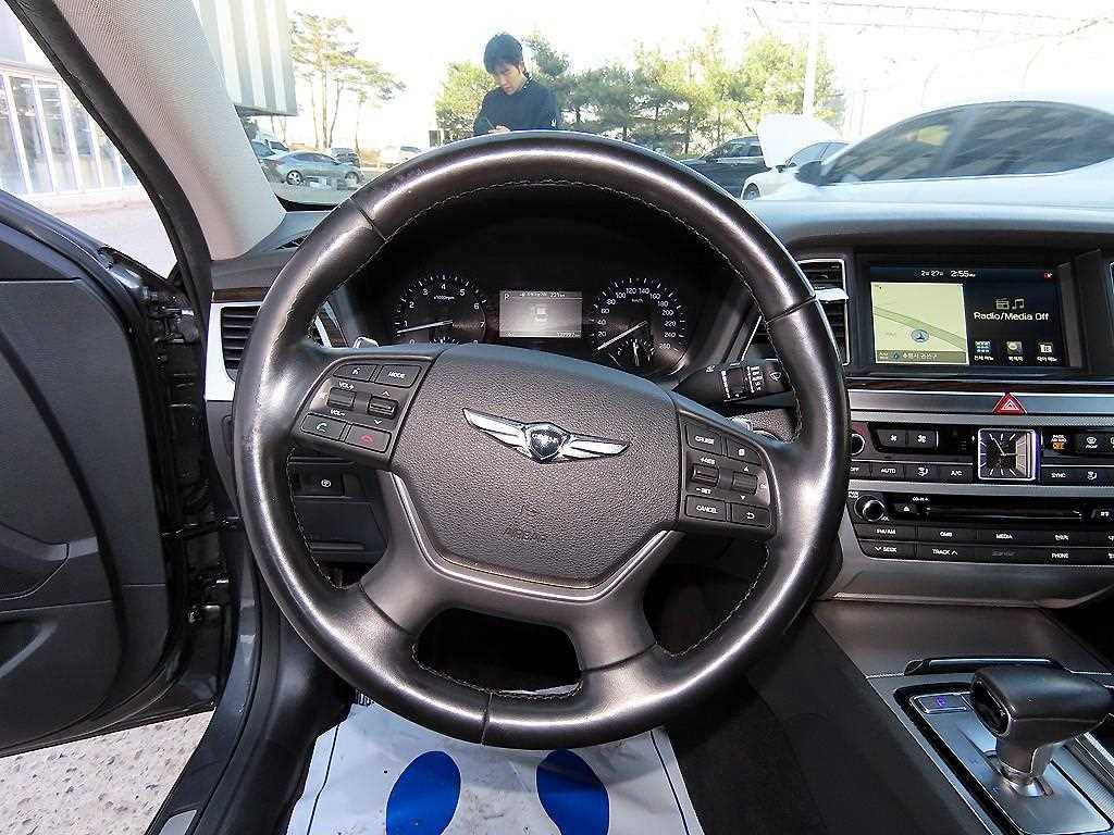 Genesis G80 - Vista 8