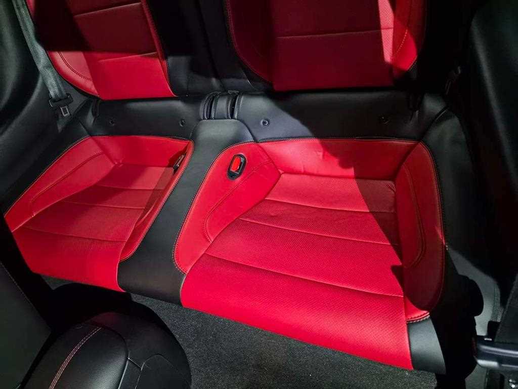 Ford Mustang - Vista 7