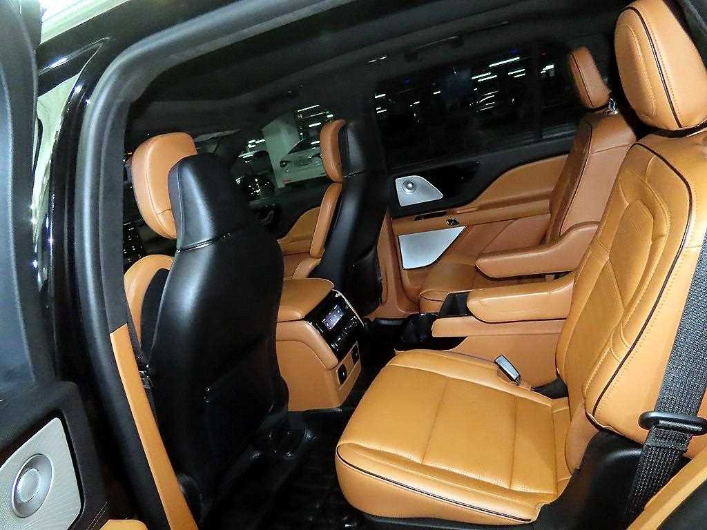 Lincoln Aviator - Vista 7