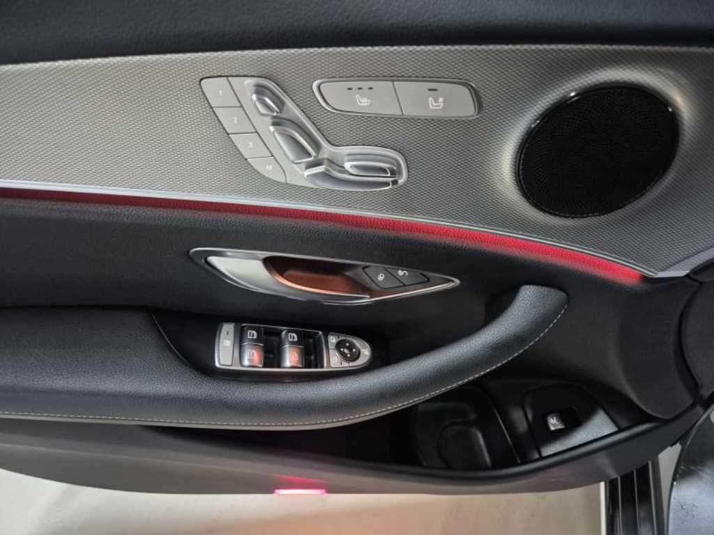 Mercedes Benz E class - Vista 10