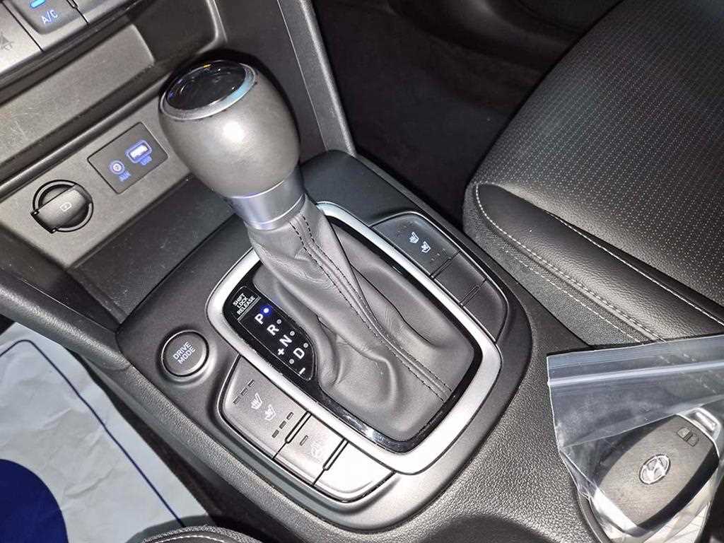 HYUNDAI Kona - Vista 11