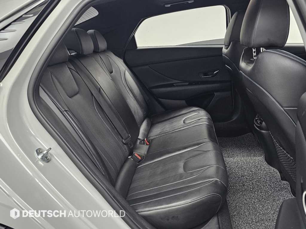 HYUNDAI Avante - Vista 12