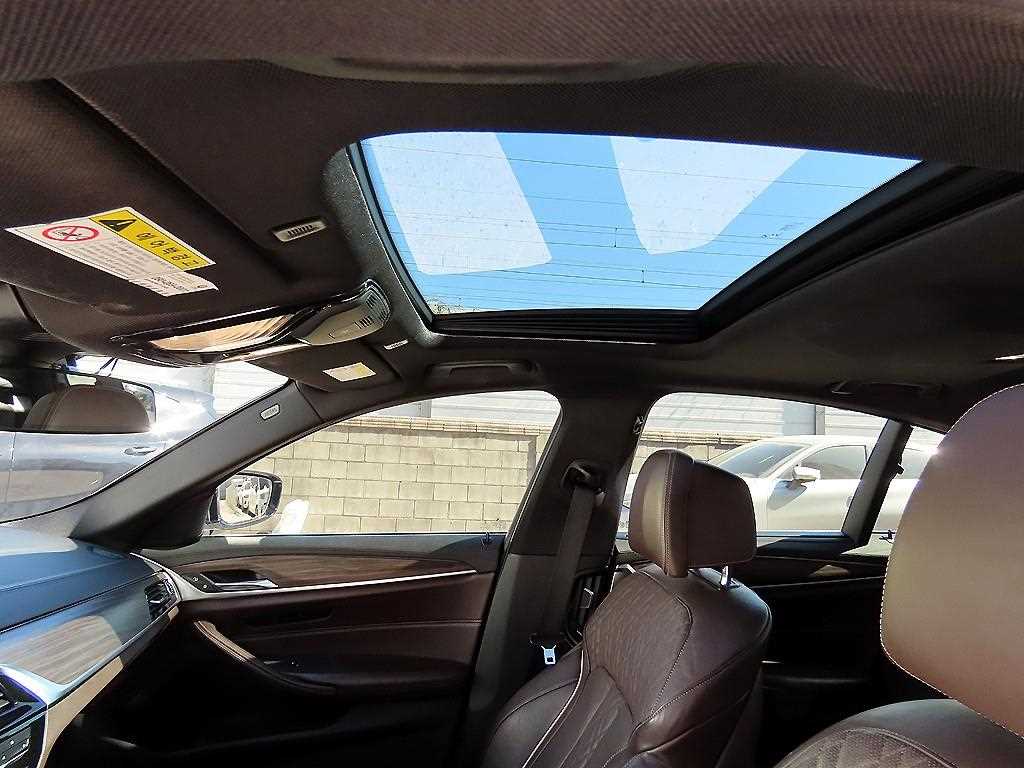 BMW 5 Series 2018 Blanco - Importación desde Corea - HF Imports Iquique - Foto 17