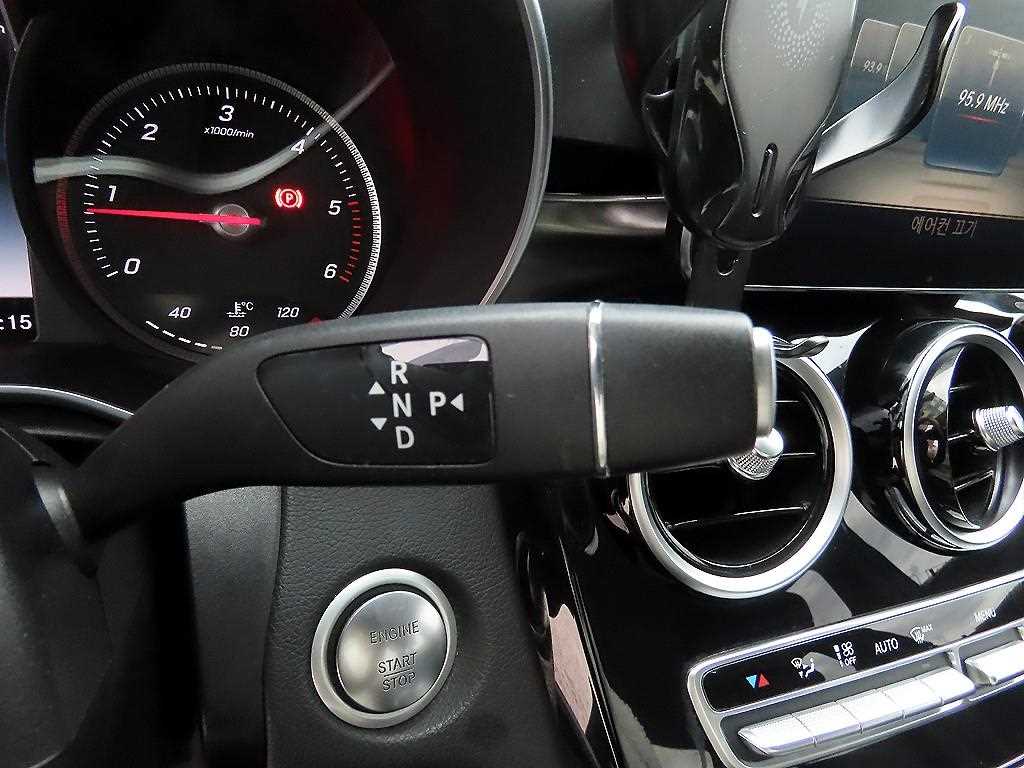 Mercedes Benz C Class - Vista 11