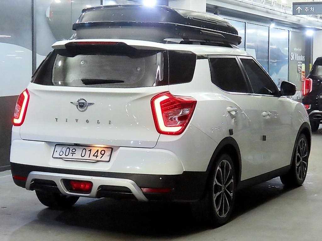 Ssangyong Tivoli - Vista 4