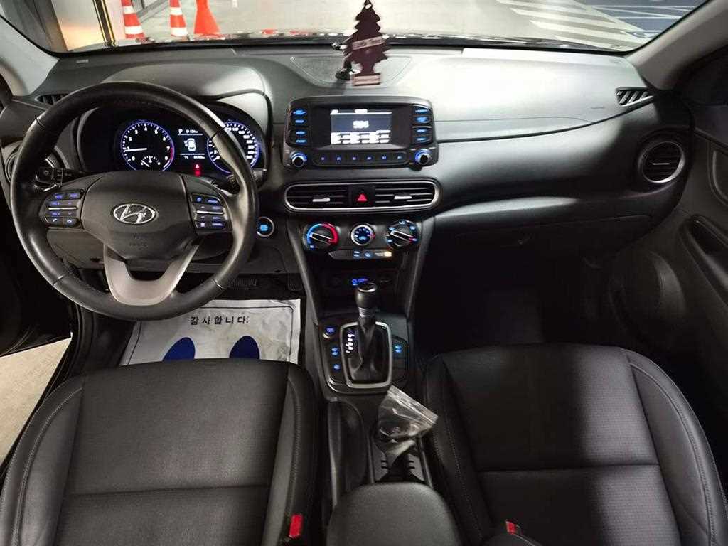 HYUNDAI Kona - Vista 10