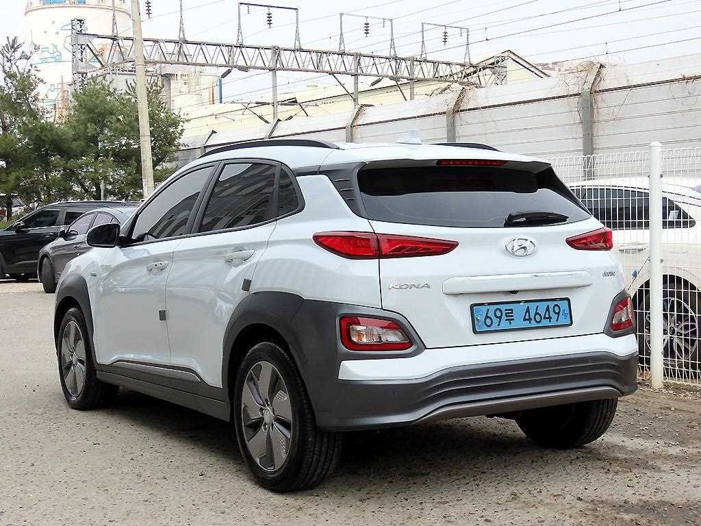 HYUNDAI Kona - Vista 3