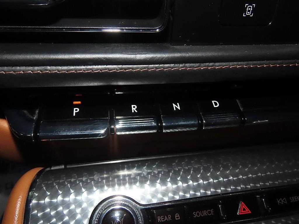 Lincoln Aviator - Vista 12