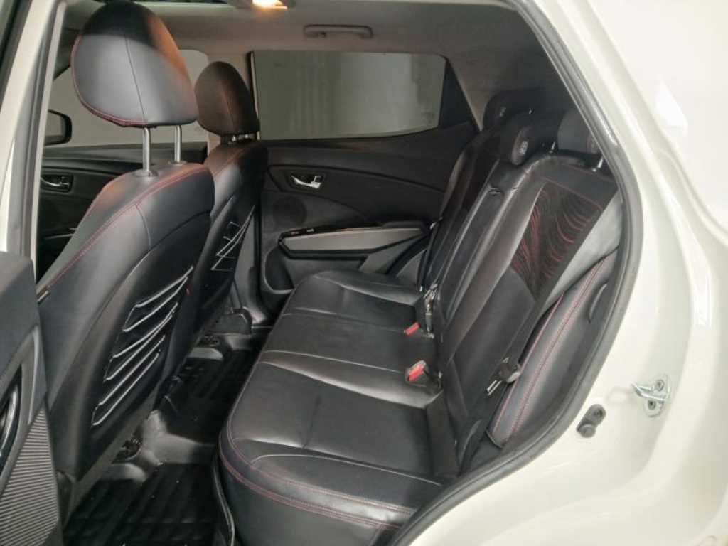 Ssangyong Tivoli - Vista 7