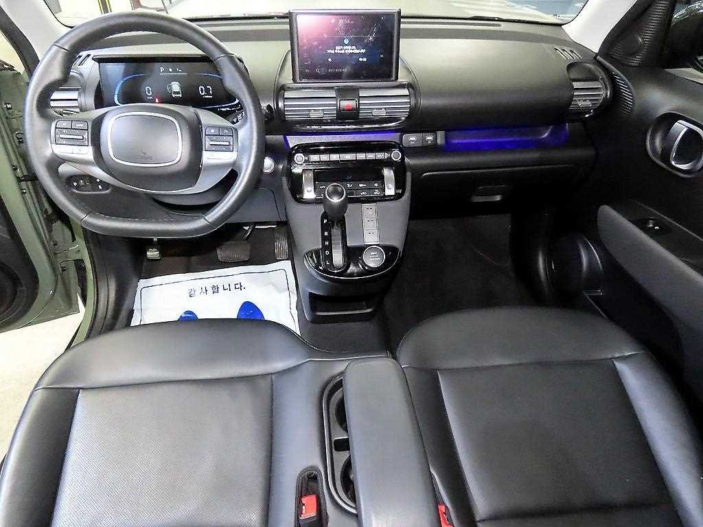 HYUNDAI Casper - Vista 10