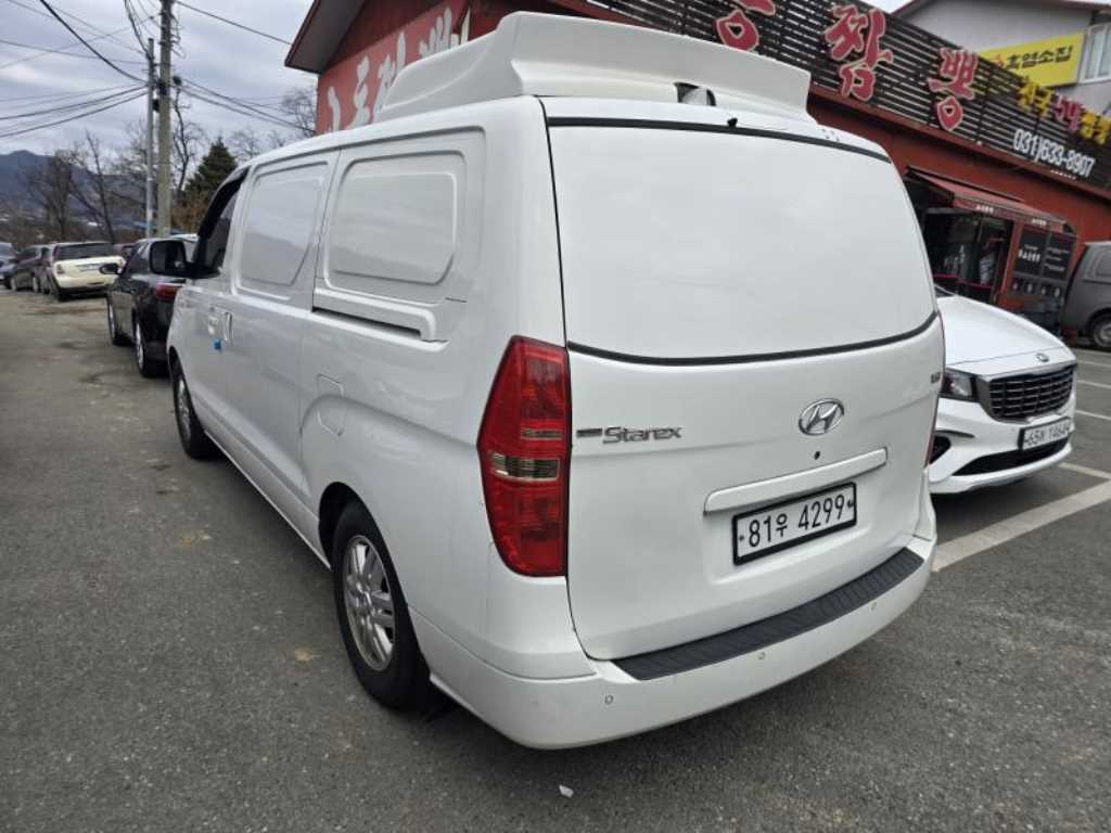 HYUNDAI Starex - Vista 4