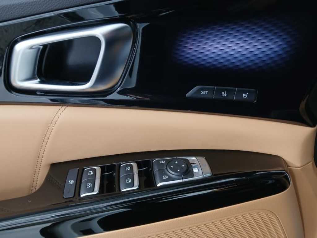 KIA Carnival - Vista 10