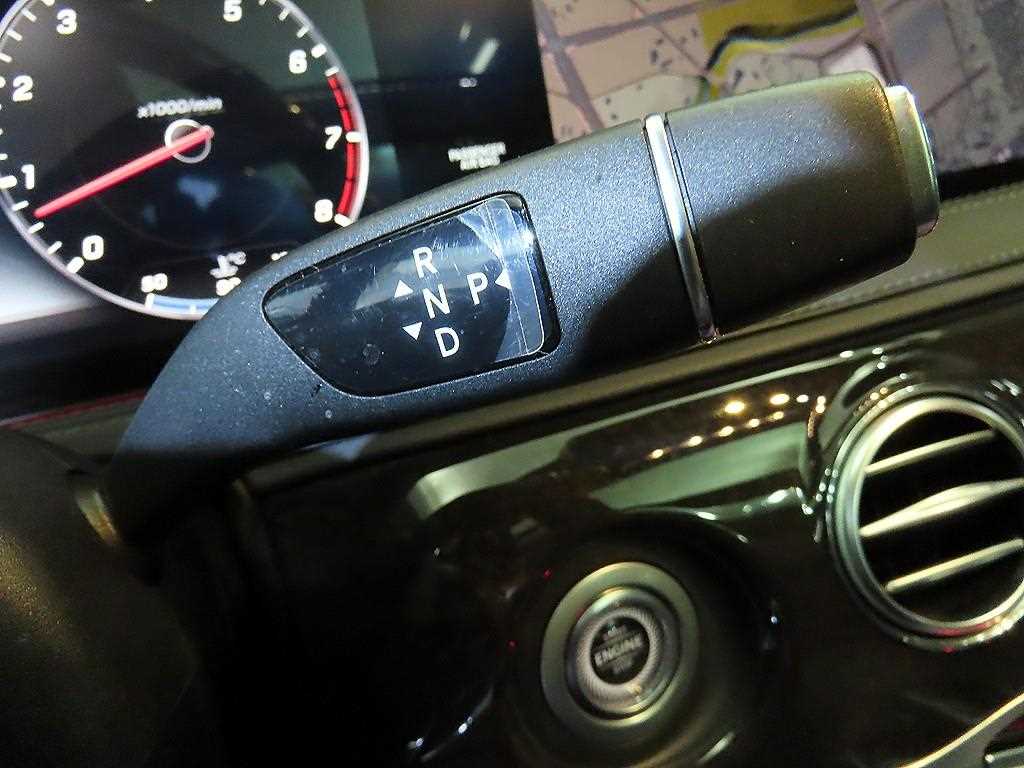 Mercedes Benz S Class - Vista 12