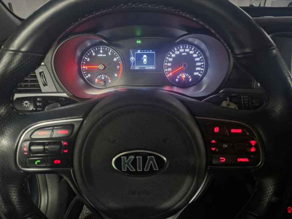 KIA K5 - Vista 4