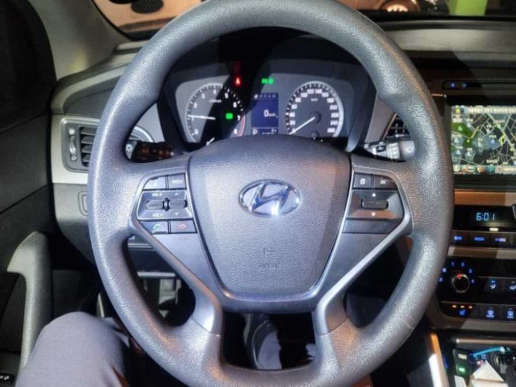 HYUNDAI Sonata - Vista 4