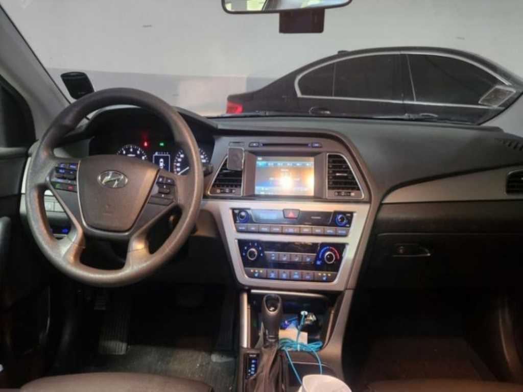 HYUNDAI Sonata - Vista 7