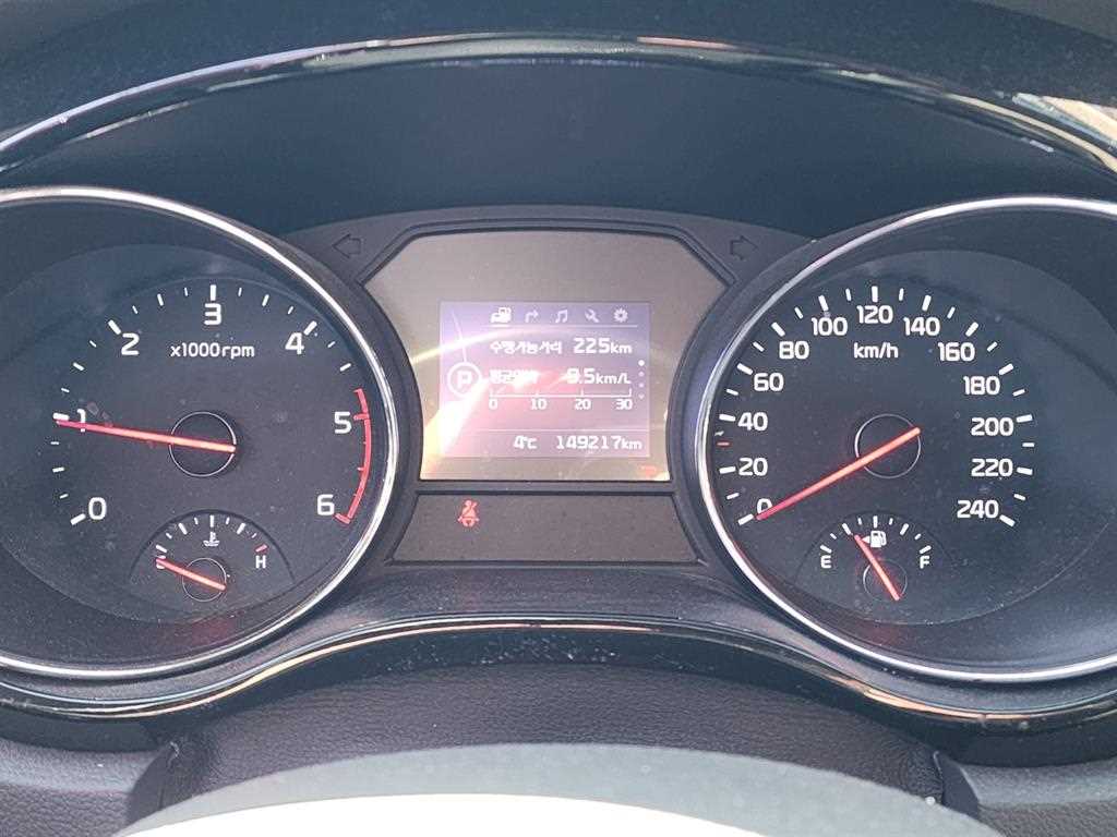 KIA Carnival - Vista 7