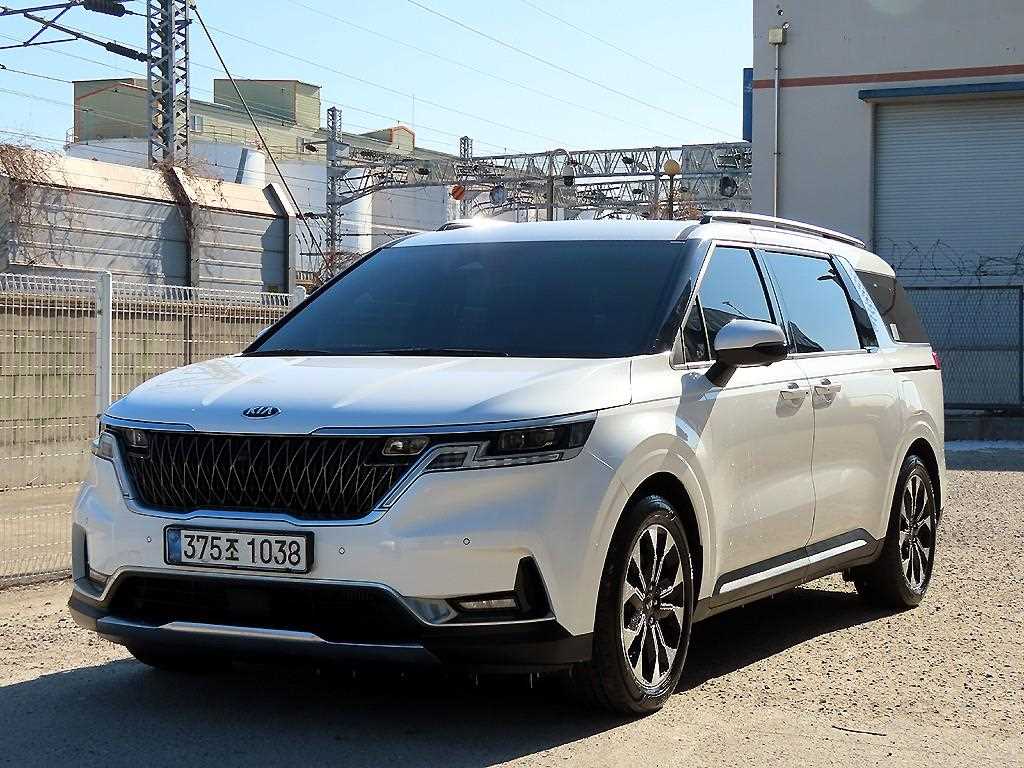 KIA Carnival - Vista 2