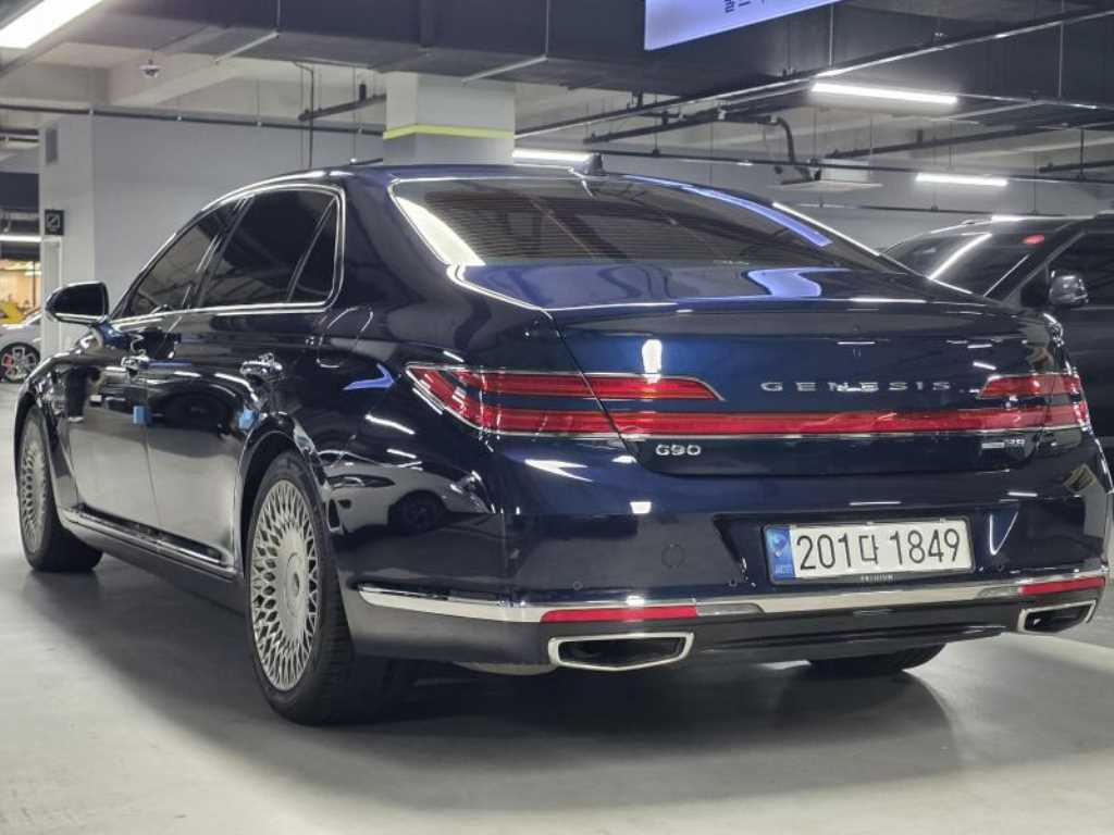 Genesis G90 - Vista 5