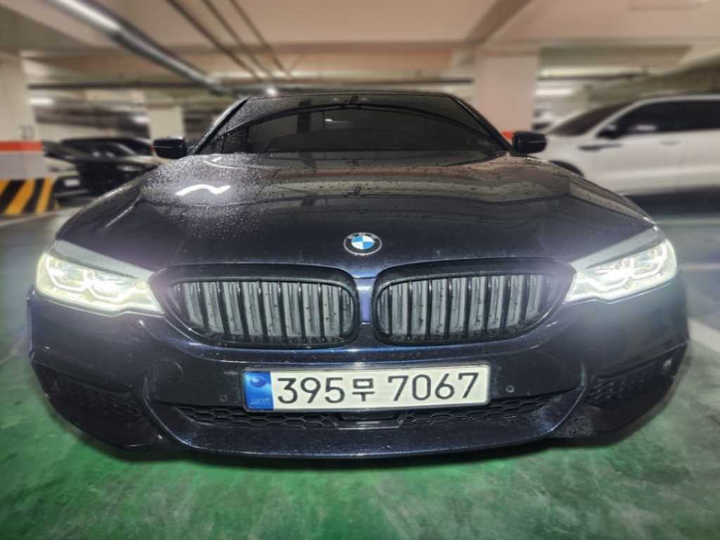 BMW 5 Series 2018 Negro - Importación desde Corea - HF Imports Iquique - Foto 1