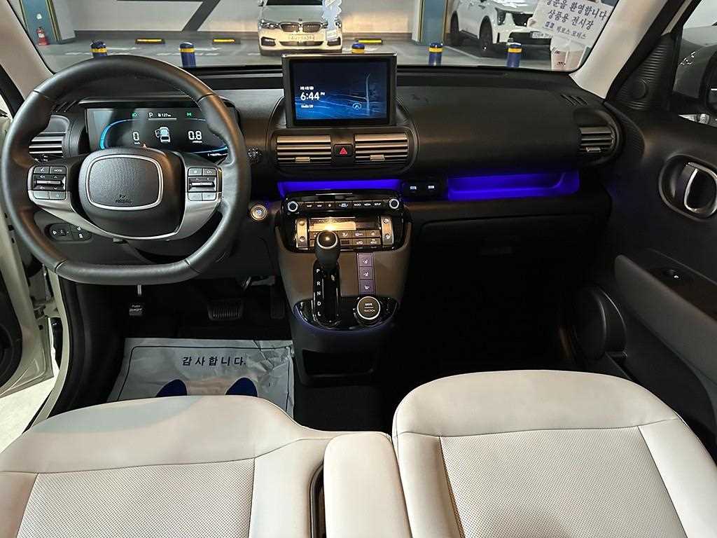 HYUNDAI Casper - Vista 9