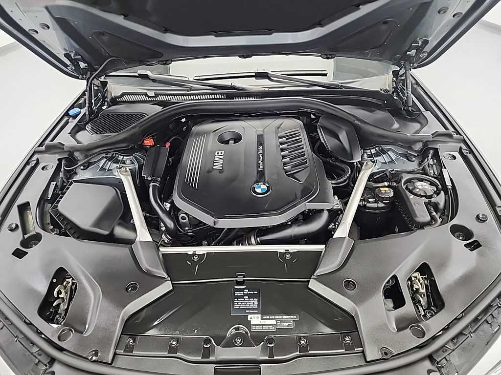 BMW 5 Series - Vista 5