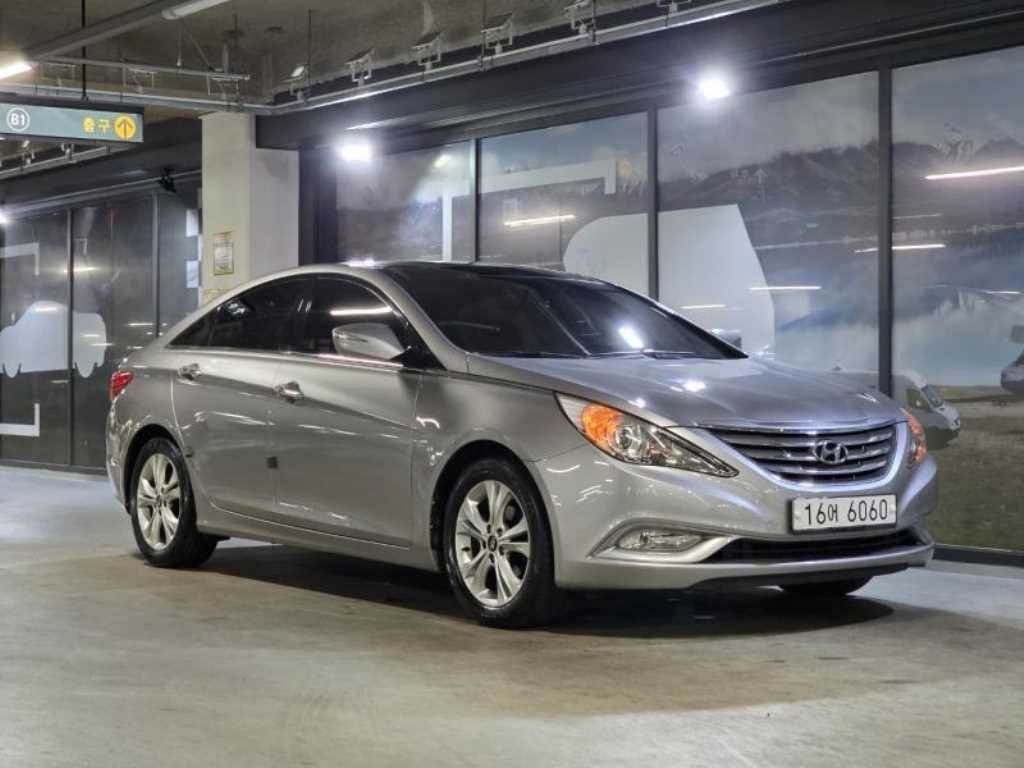 HYUNDAI Sonata - Vista 2