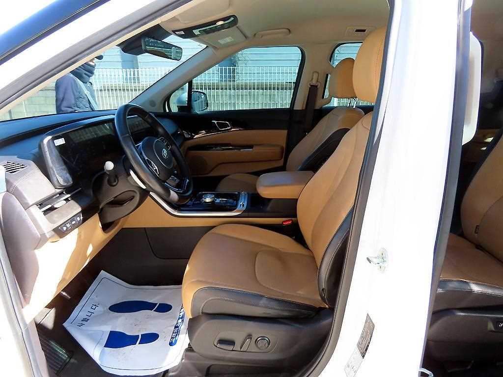 KIA Carnival - Vista 5