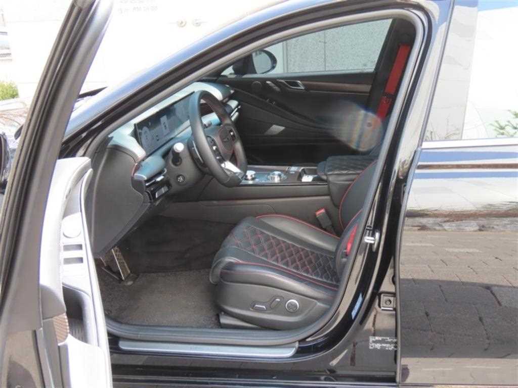 Genesis G80 2025 Negro - Importación desde Corea - HF Imports Iquique - Foto 13