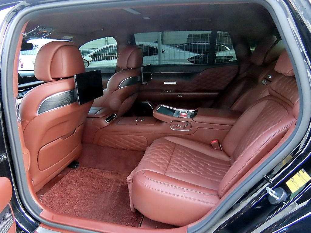 Genesis G90 - Vista 6