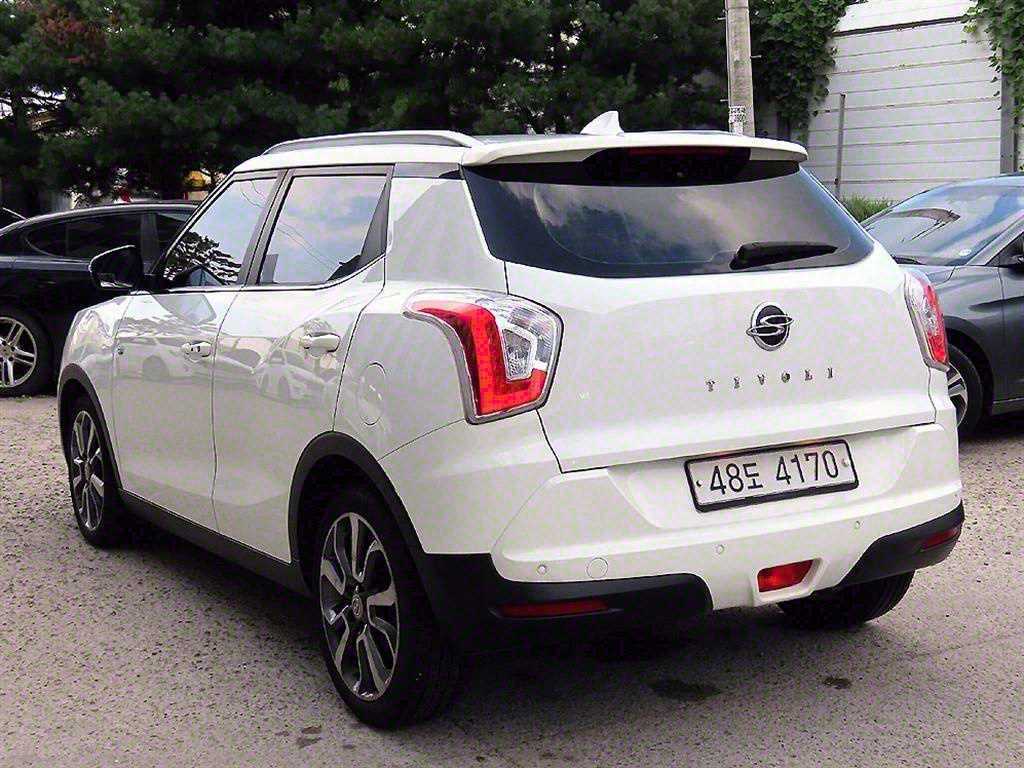 Ssangyong Tivoli - Vista 3