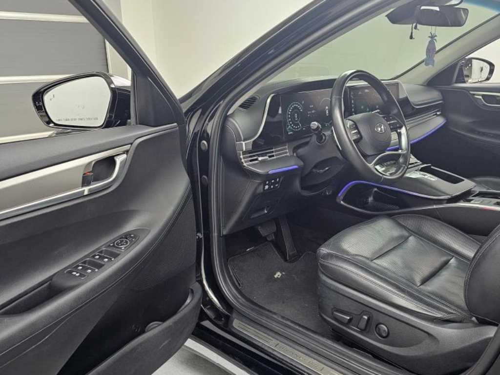 HYUNDAI Grandeur - Vista 11