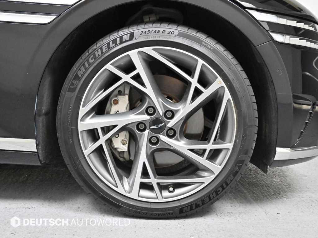 Genesis G90 - Vista 5