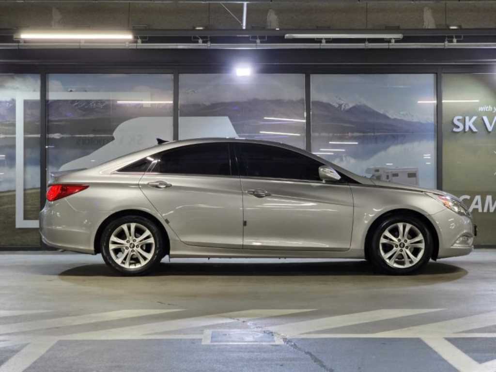 HYUNDAI Sonata - Vista 3
