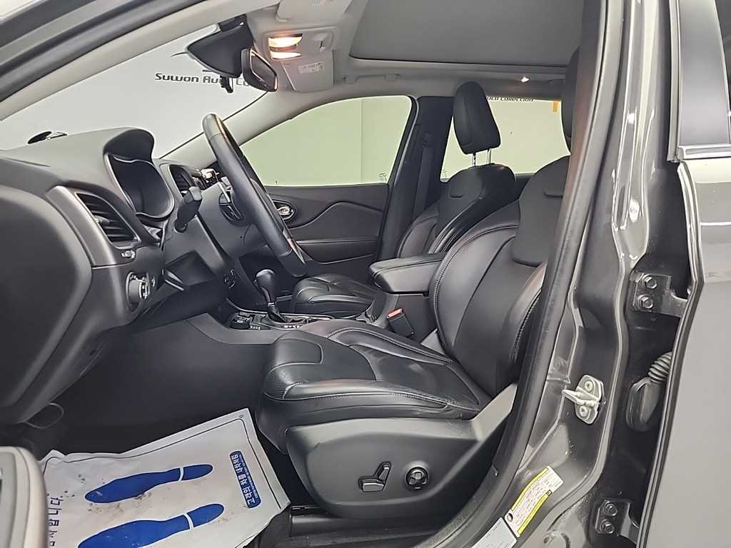 Jeep Cherokee - Vista 11