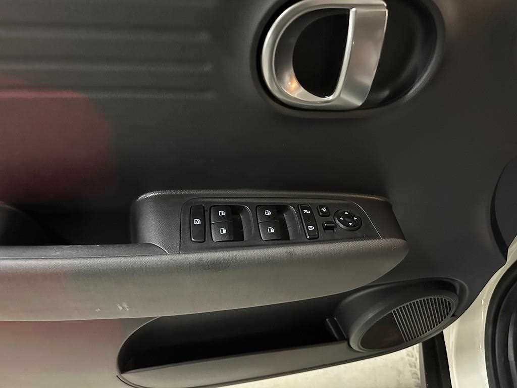 HYUNDAI Casper - Vista 12