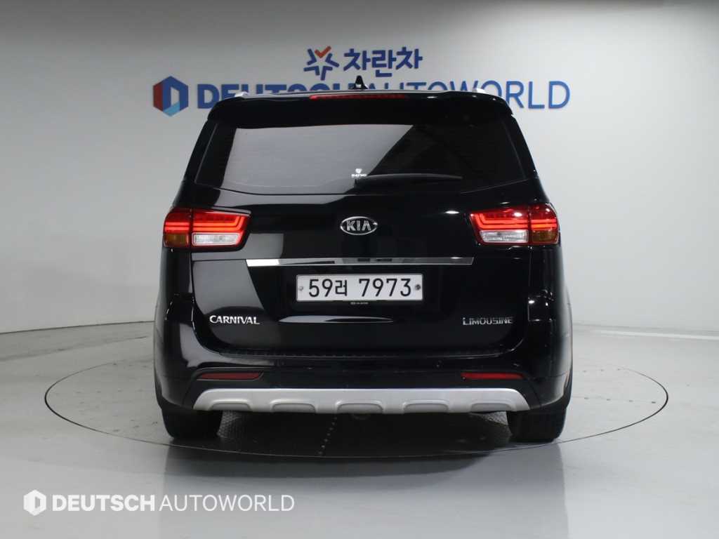 KIA Carnival - Vista 4