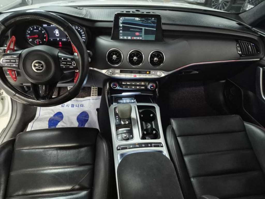 KIA Stinger - Vista 7