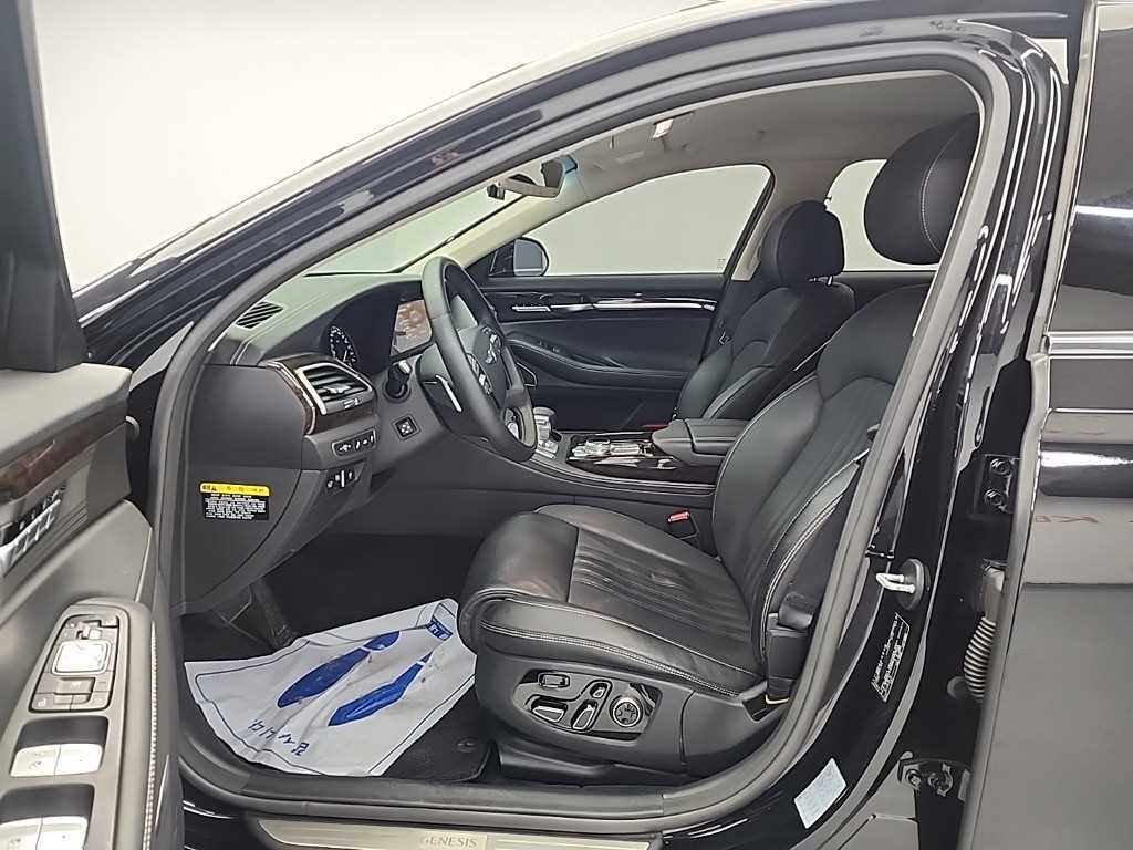 Genesis G90 - Vista 11