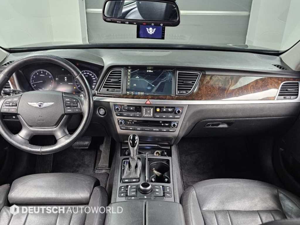 HYUNDAI Genesis - Vista 7