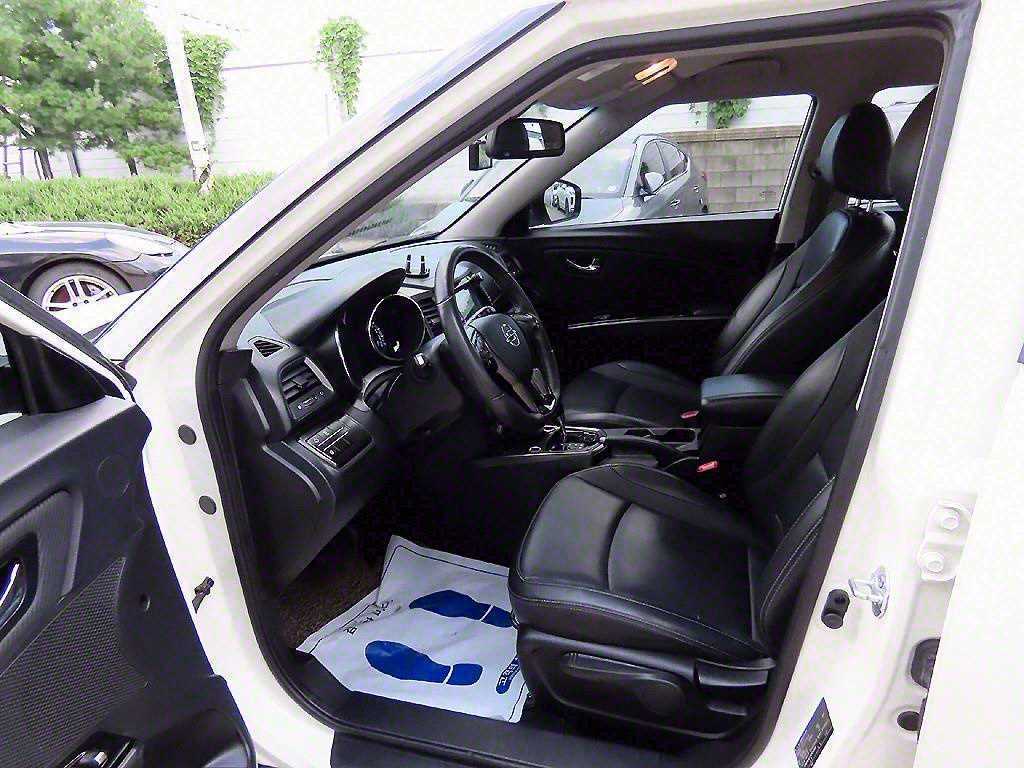 Ssangyong Tivoli - Vista 5